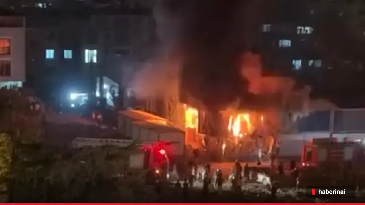 Hatay Defne'de işçi konteynerinde çıkan yangın söndürüldü