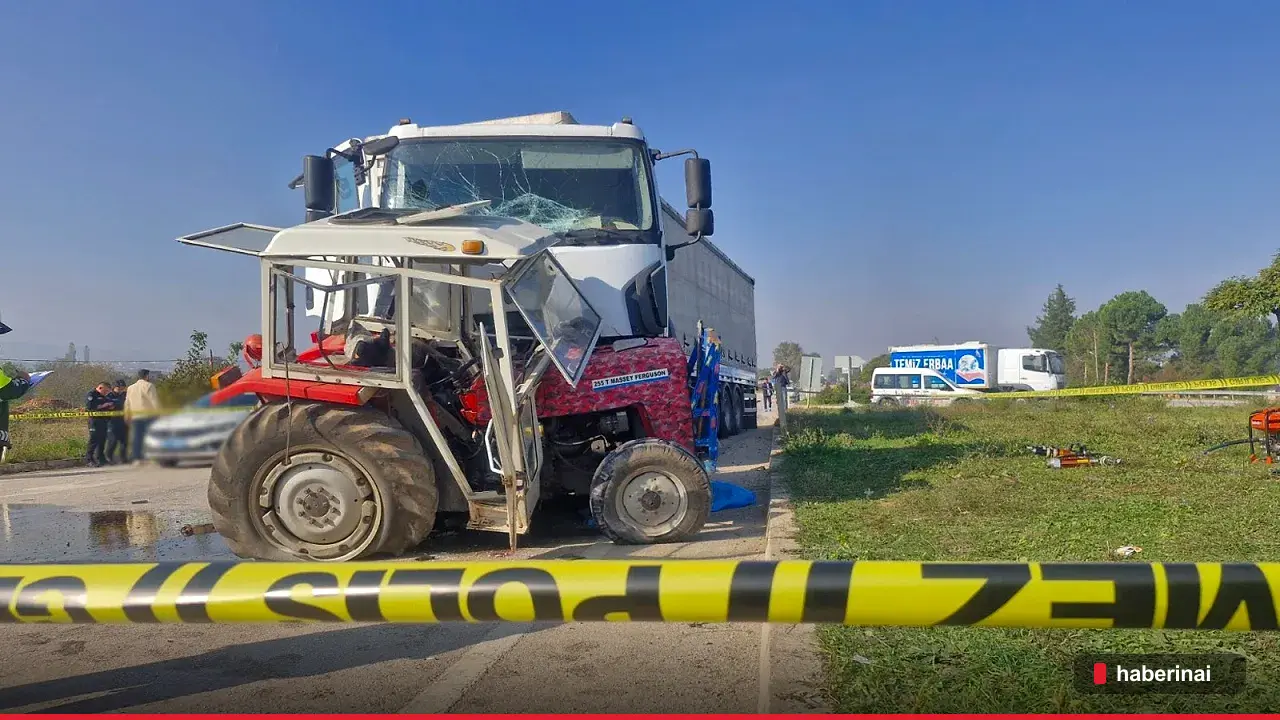 Tokat Erbaa'da askeri malzeme taşıyan tır ile traktör çarpıştı