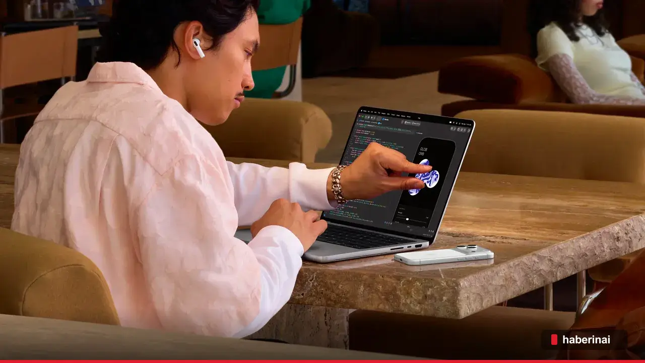 Apple, Dokunmatik OLED MacBook Pro İle Profesyonelleri Karşılıyor
